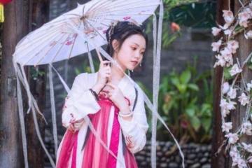 新加坡女青年为何迷上汉服