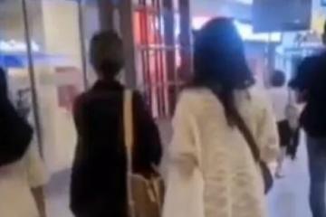 卷土重来！ “蹭饭女团”讨钱 专挑阿叔下手