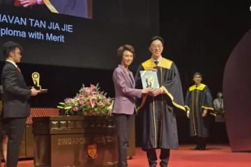 新加坡理工学院迎来首批163名副修课程毕业生