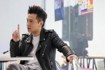 方威捷性侵未成年少女监40个月　网民：他的永久居留权会被褫夺吗？