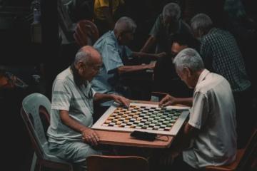 家有一老，如有一宝：解析新加坡应对超老龄化社会的全方位布局