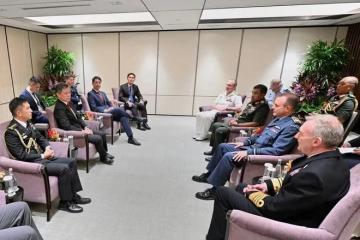 香格里拉会议开幕！中国防长罕见缺席；法国总统发表演讲