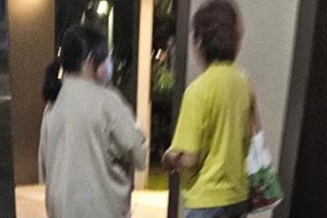 “易通卡没钱”博同情 阿嫂商场行乞遭投诉