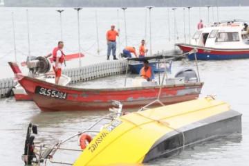 马国快艇翻覆案 获救员工将男童遗体绑在身上